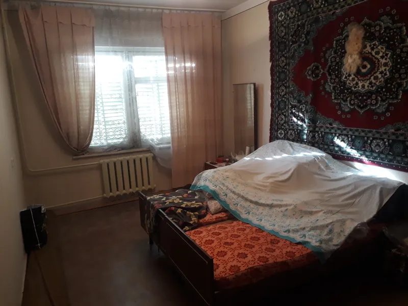 Продаётся просторная трёхкомнатная квартира — фото 3