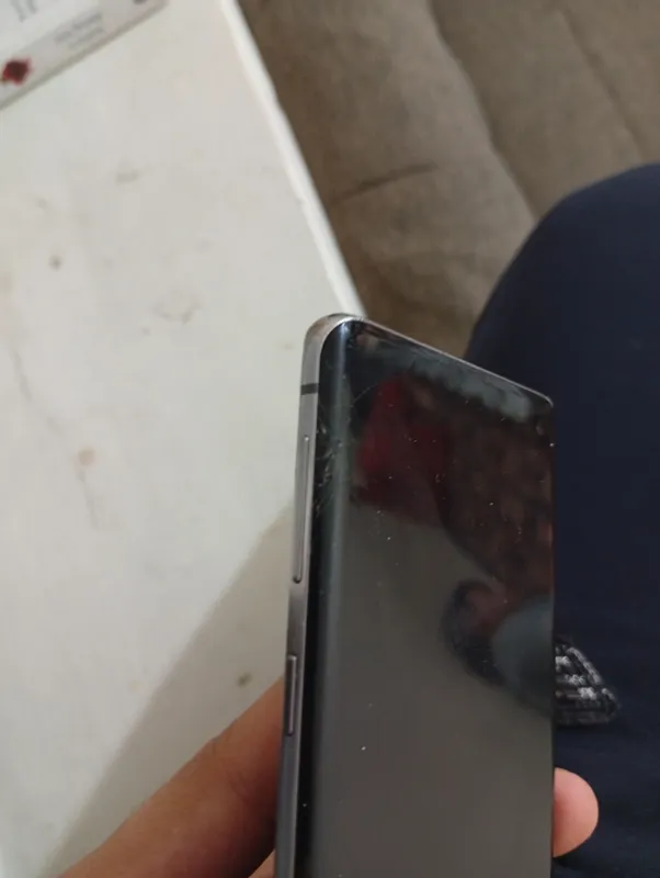 S10 8/128 sotiladi 4
