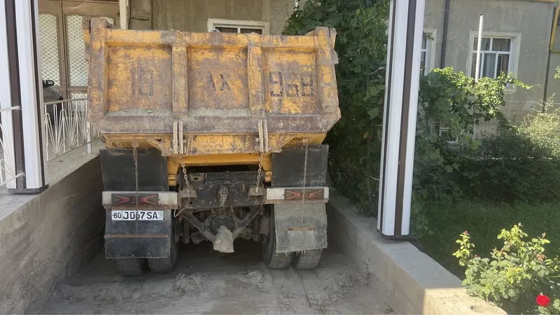 Tatra samasval sotiladi yili 1997 matori yog yemaydi naxadu motori yem 4