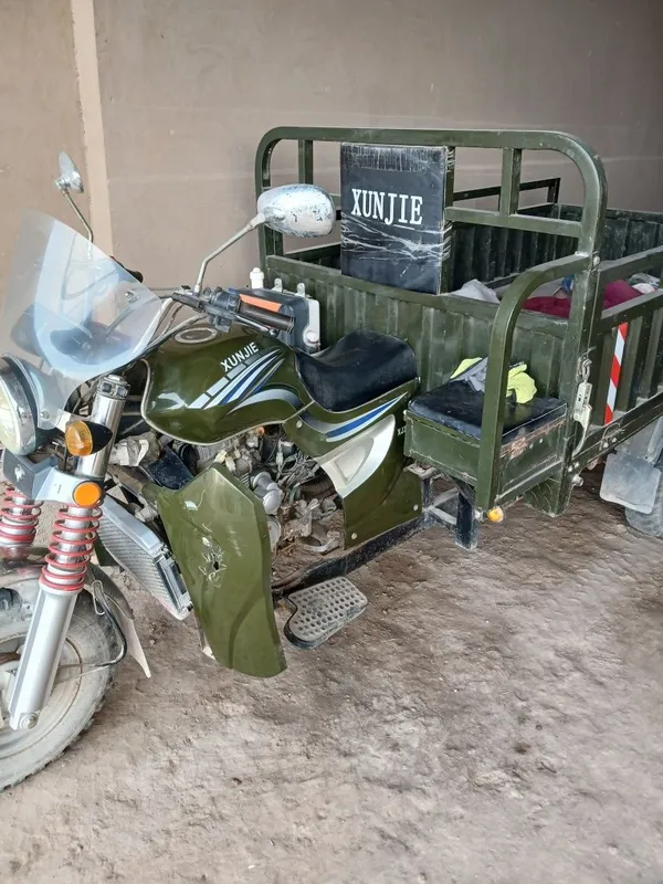 Motosikl yuk tashuvchi