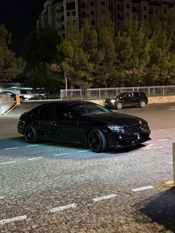 W218 cls 350 . 6.3 amg body kit 2 W218 cls 350 . 6.3 amg body kit 2