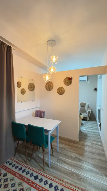 Продам квартиру на Ц-1 Бибигон 1/3/4, кирпич 43 м² — фото 1