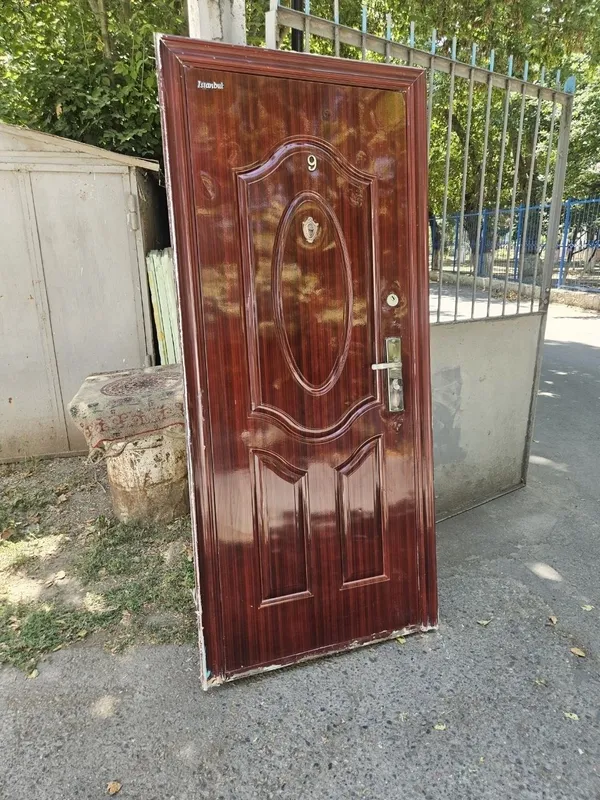 Eshik sotiladi holati yaxshi 1