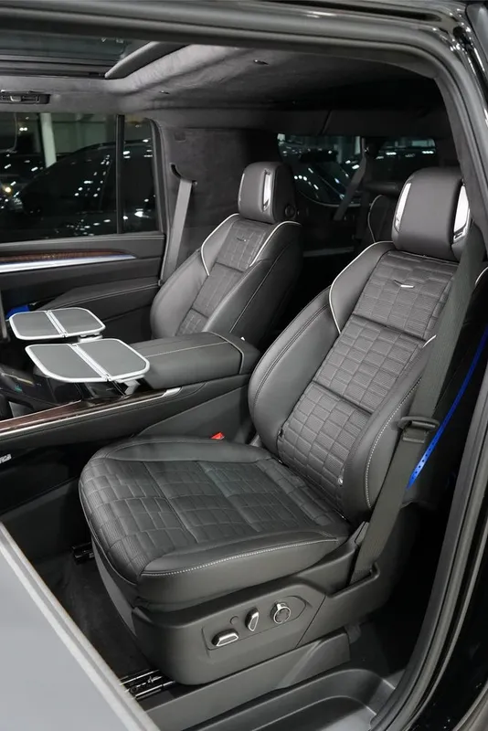 Cadillac Escalade platinum sport long 7 Cadillac Escalade platinum sport long 7