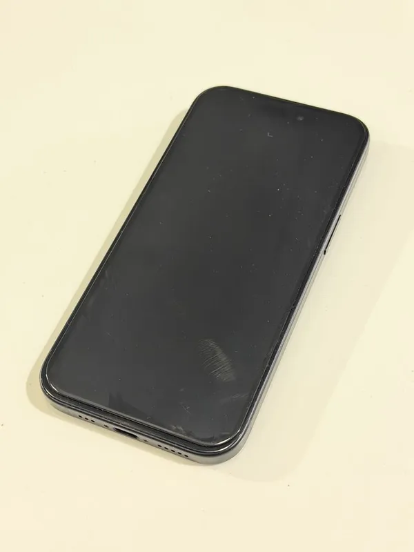 Apple 15 o'zi xolati alo sotiladi ayfon 15 sotiladi — фото 1