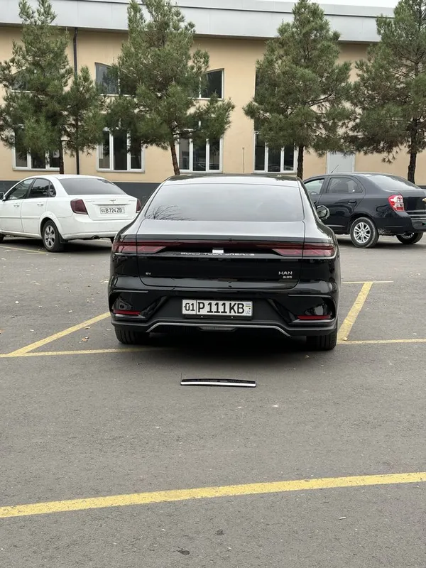 BYD HAN 2023 3,9 s. BYD HAN 2023 3,9 s.