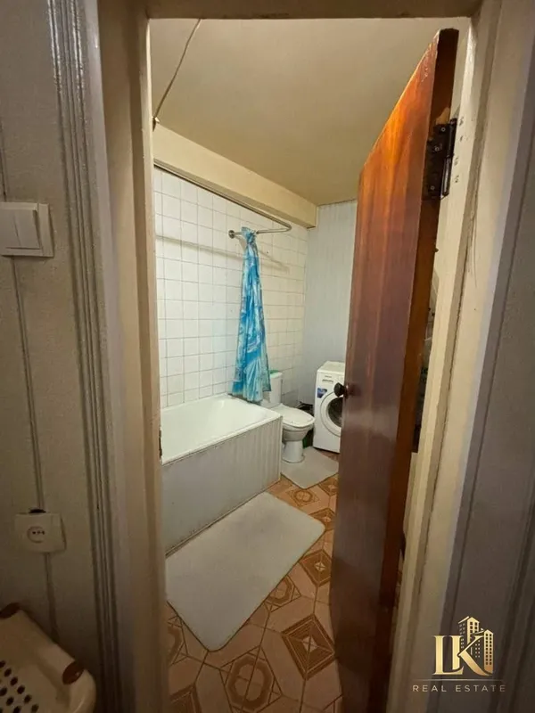 Oybek metrosi yaqinida 41 m² 2 xonali kvartira sotiladi 5