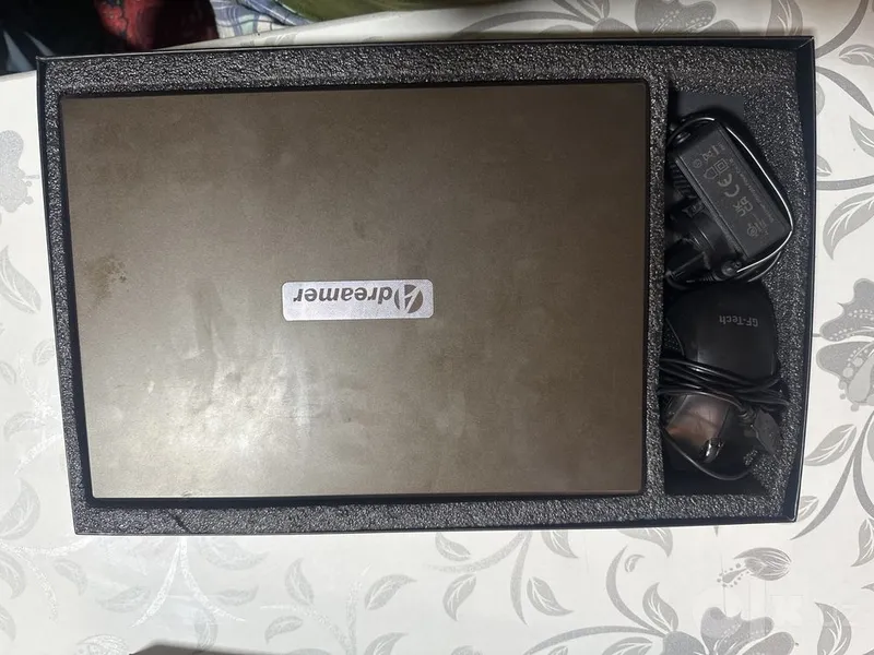 Noutbuk Adreamer. 8GB 1 Noutbuk Adreamer. 8GB 1