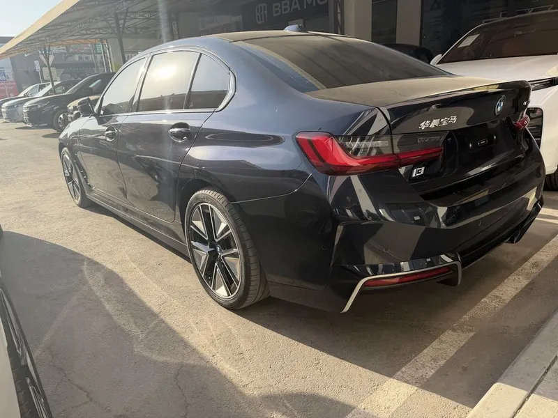 BMW i3 40L NIGHT SPORT 2024 год 1 BMW i3 40L NIGHT SPORT 2024 год 1