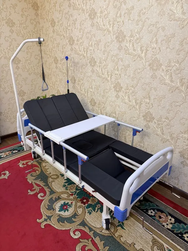 Многофункциональная медицинская кровать в аренду с турником 2