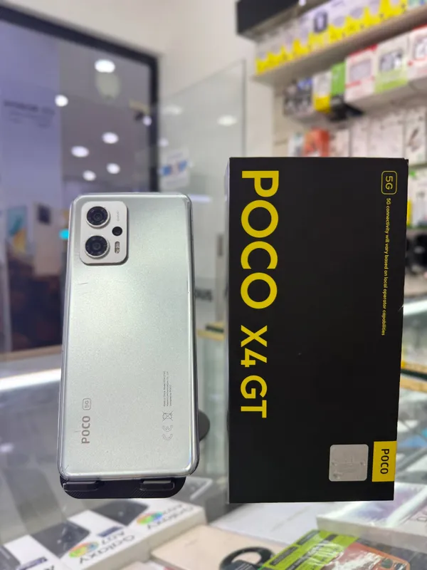 Poco X4 GT Poco X4 GT