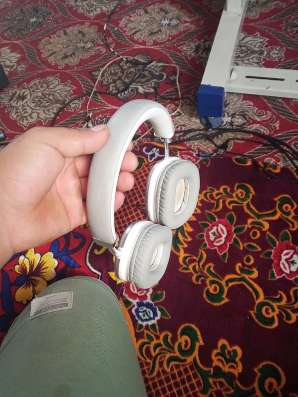 hoco naushnik sotiladi zaryati 2 kunga yetadi 2