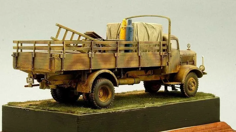 Сборная модель германского грузовика Mersedes-Benz L4500. масштаб 1:35 — фото 3