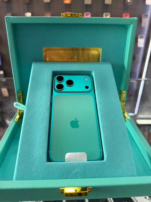 Apple iPhone 17 Pro | 17 Pro Max | Limited Version Case Sim+esim новые 2 Apple iPhone 17 Pro | 17 Pro Max | Limited Version Case Sim+esim новые 2
