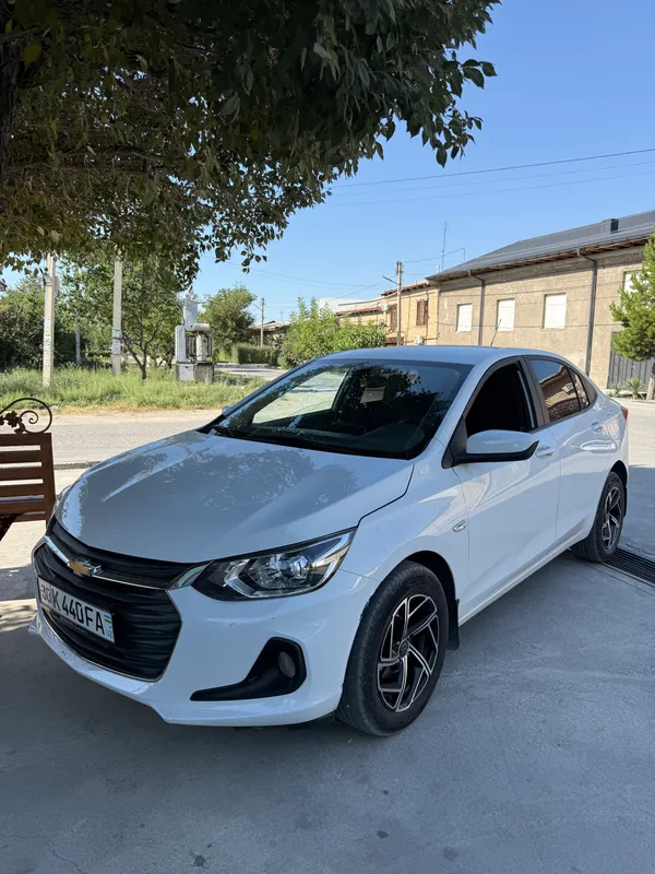 Chevrolet ONIX 6