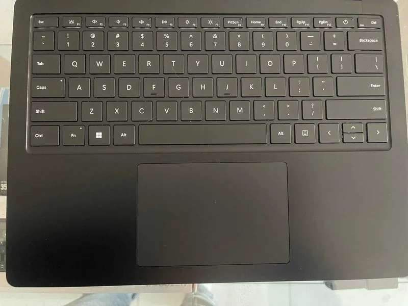 Microsoft surface laptop 5 Intel Core i7-1265U ram 16 Gb ssd 256 5 Microsoft surface laptop 5 Intel Core i7-1265U ram 16 Gb ssd 256 5