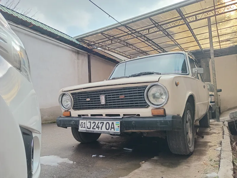 VAZ 2102 1980 y. chiqarilgan 6 VAZ 2102 1980 y. chiqarilgan 6