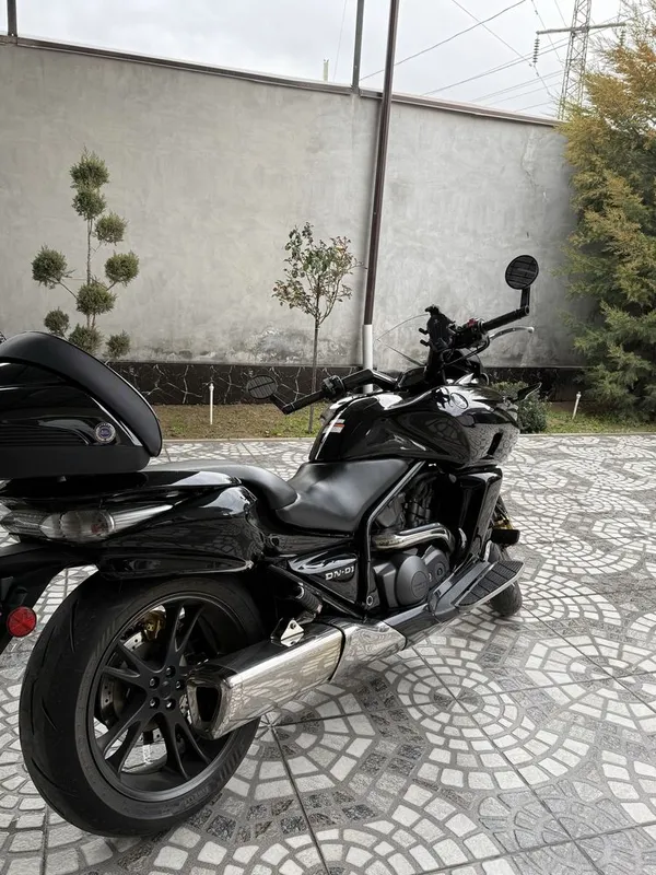 Мотоцикл Honada DN-1 единственный в Узбекистане — фото 1