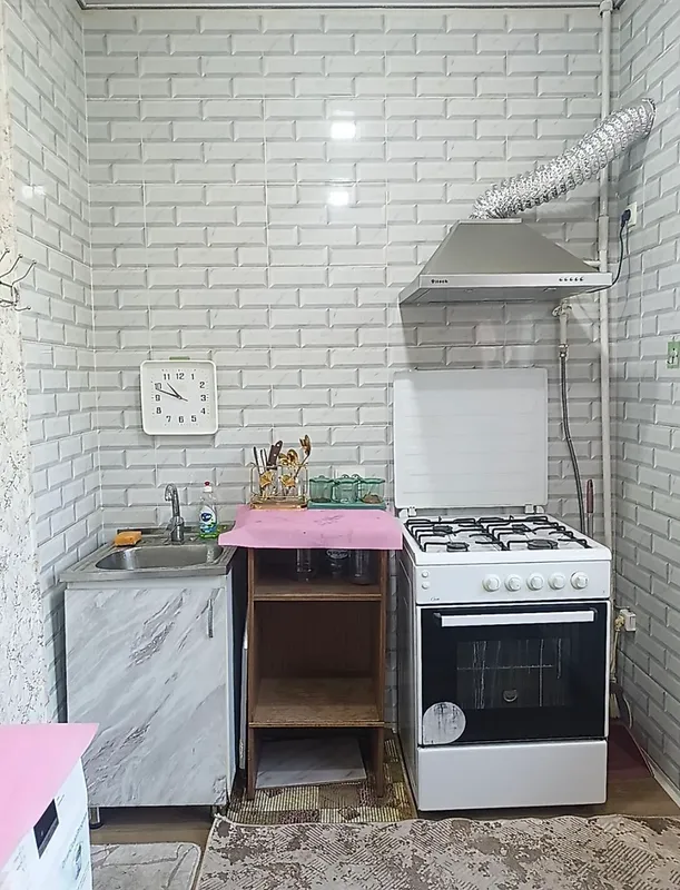 Продаю 1в2/5/5, 40 м². Балкон 2×3, Карасу 2. 5