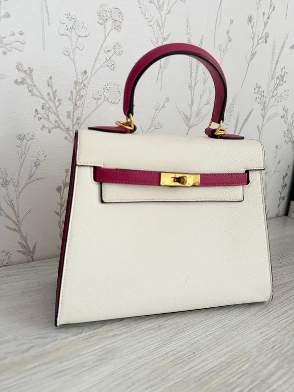 Ayollar sumkasi Hermes