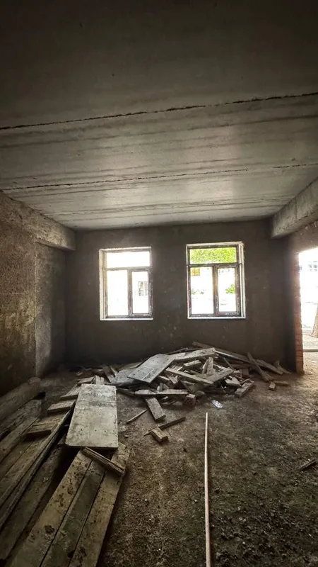 Сдается в Аренду 3х этажное Здание 330м2 в раене Узбекистанская 7 Сдается в Аренду 3х этажное Здание 330м2 в раене Узбекистанская 7