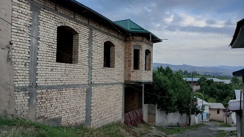 Parkentda dala xovli sotiladi 1 Parkentda dala xovli sotiladi 1
