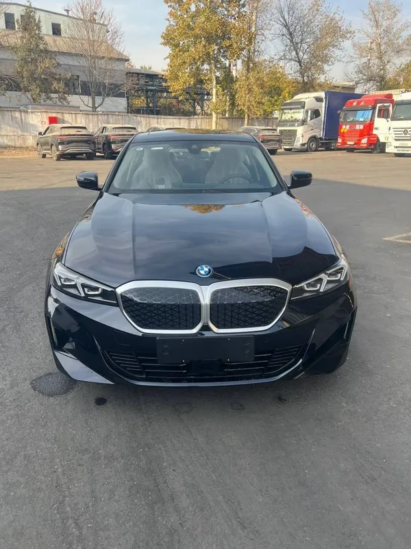 BMW i3 35L 2025 год 1 BMW i3 35L 2025 год 1