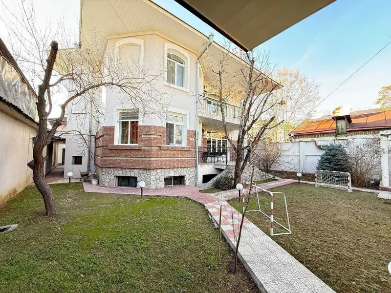 ул.Ивлева ул.Кичик Мирабад 7-сот 2-эт 6-комн 350 м² ремонт