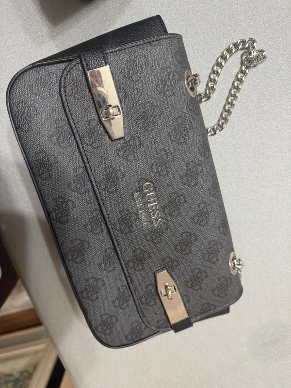 Сумка Guess оригинал один выход 1 Сумка Guess оригинал один выход 1