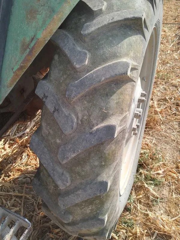 T28 traktor orqa baloni sotiladi