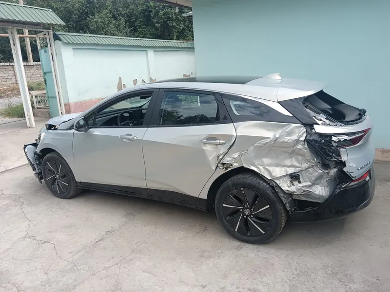 Buick velite6 аварийная 7 Buick velite6 аварийная 7