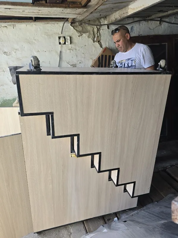 Мебелний тумбочка — фото 5
