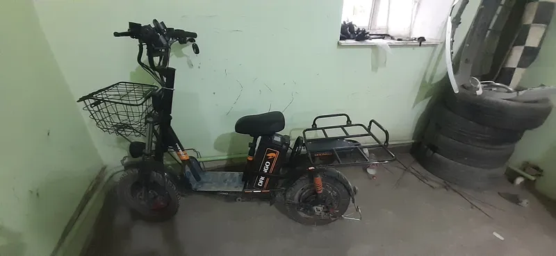 Продаётся скутер Monster Drongo 8 Продаётся скутер Monster Drongo 8