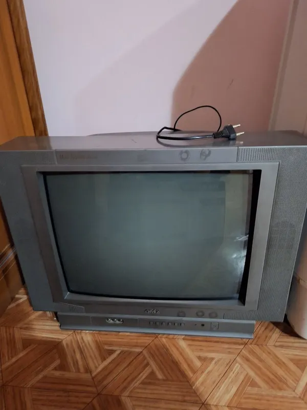 Televizor sotiladi Televizor sotiladi
