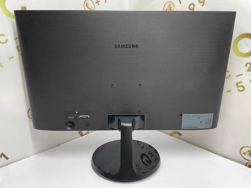 Monitor SAMSUNG 24 60hz "PLS" Arzon manitor lar bor yana profilimda 2