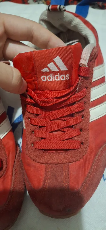 Adidas кроссовки произведено Китай 3 Adidas кроссовки произведено Китай 3
