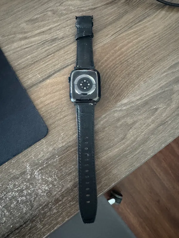 Продам Apple Watch 8 42 mm 2