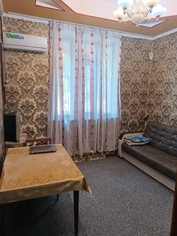 Сдается комната (с хозяйкой).