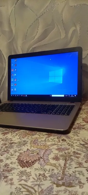 Noutbuk Asus Windows 10