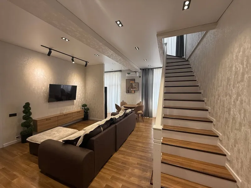 Продаётся 3-комнатный дуплекс в ЖК Moderno (100 м²), с ремонтом, панорамный вид 4