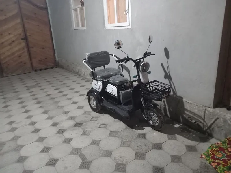 Skuter sotiladi xech qayeri almashmagan