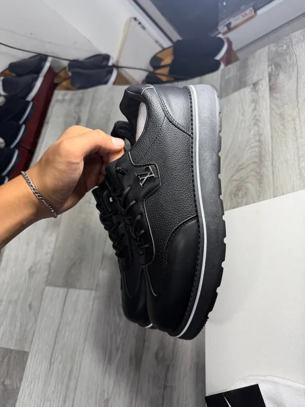 Louis Vuitton Premium Erkaklar Krossovkalari 8 Louis Vuitton Premium Erkaklar Krossovkalari 8