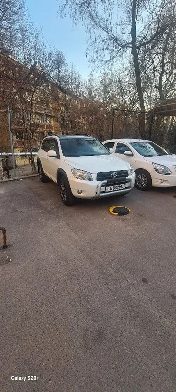 Продаётся автомобиль Тойота РАВ 4 — фото 1