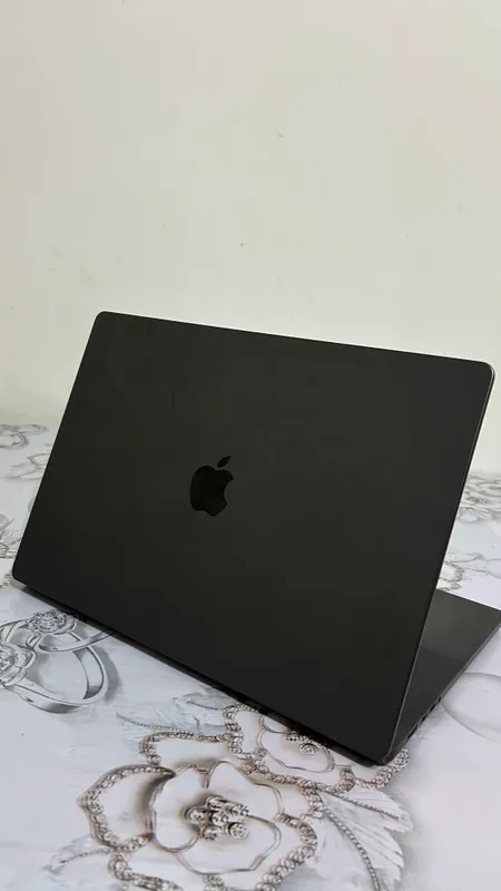 macbook pro m3 pro inch 16 3