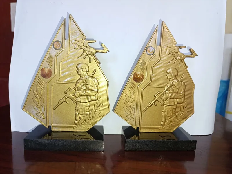 mukofot statuetkalari (stella)