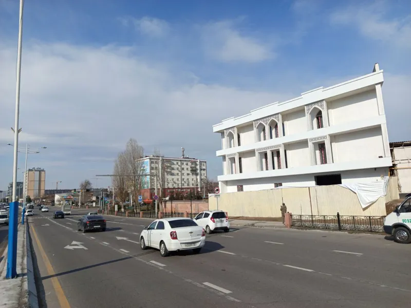 Продаётся 3 этажное здание под бизнес 988м2