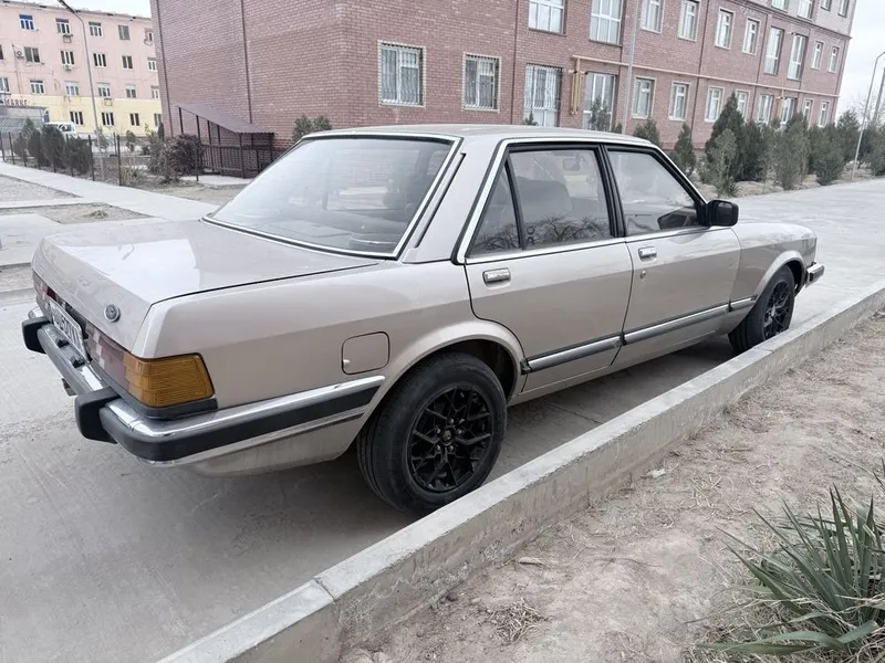 Ford Granada 2.8 — фото 2