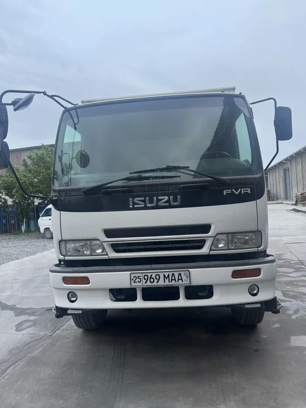 ISUZU 10 tonnalik — фото 1