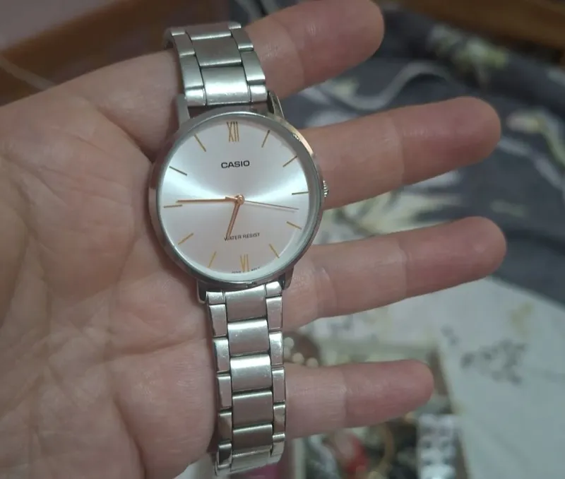 Продаю часы оригинал механика Casio