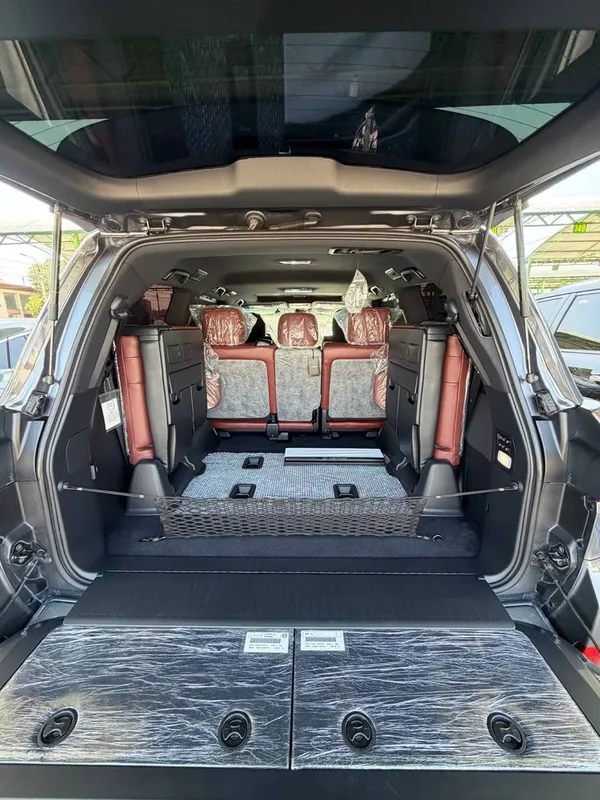 Lexus 570 LX S full opsion 6 Lexus 570 LX S full opsion 6